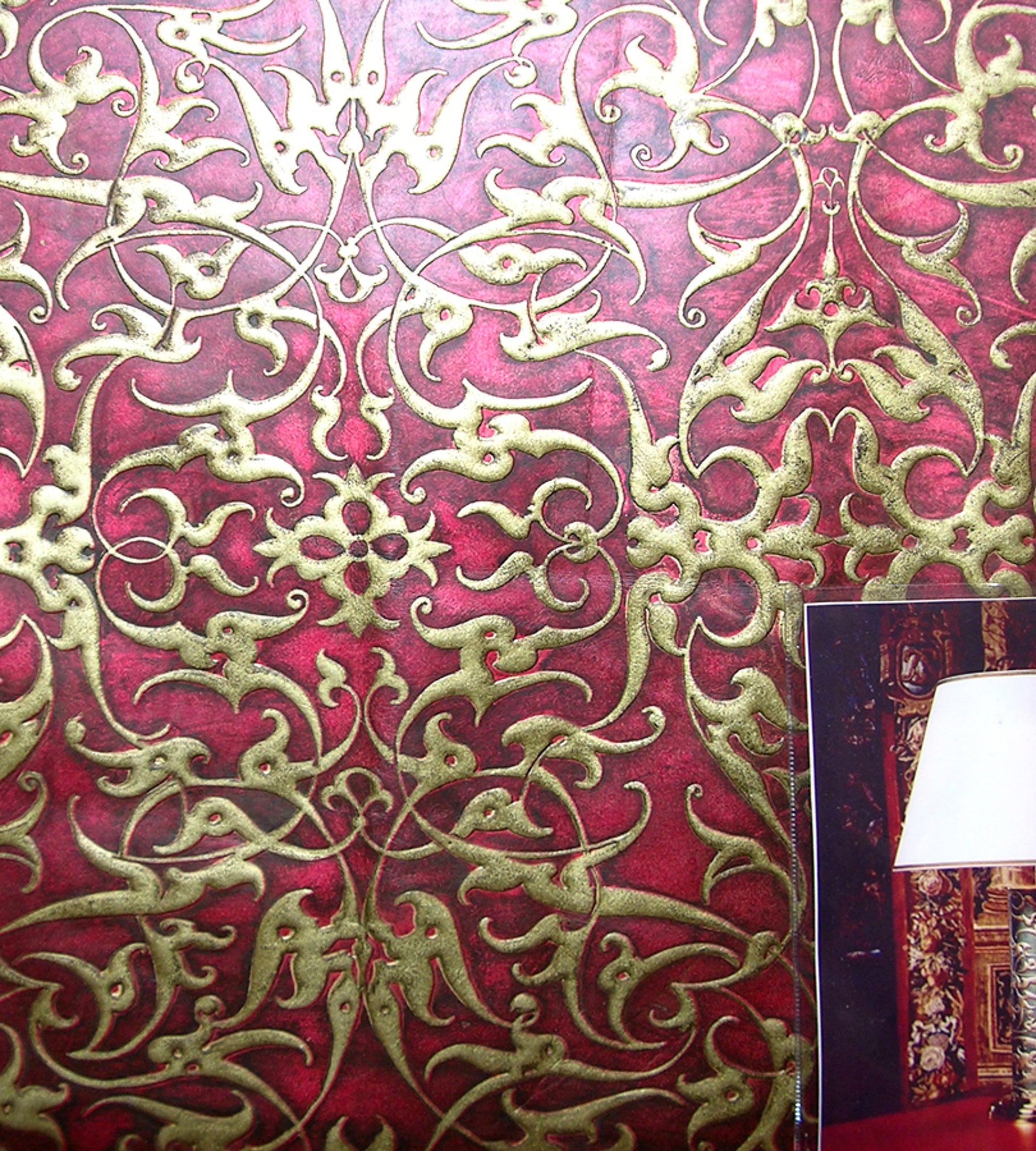 Purchase Old World Weavers Fabric Item ER 0001C601, Cuir Androuet Rubis & Gold 2