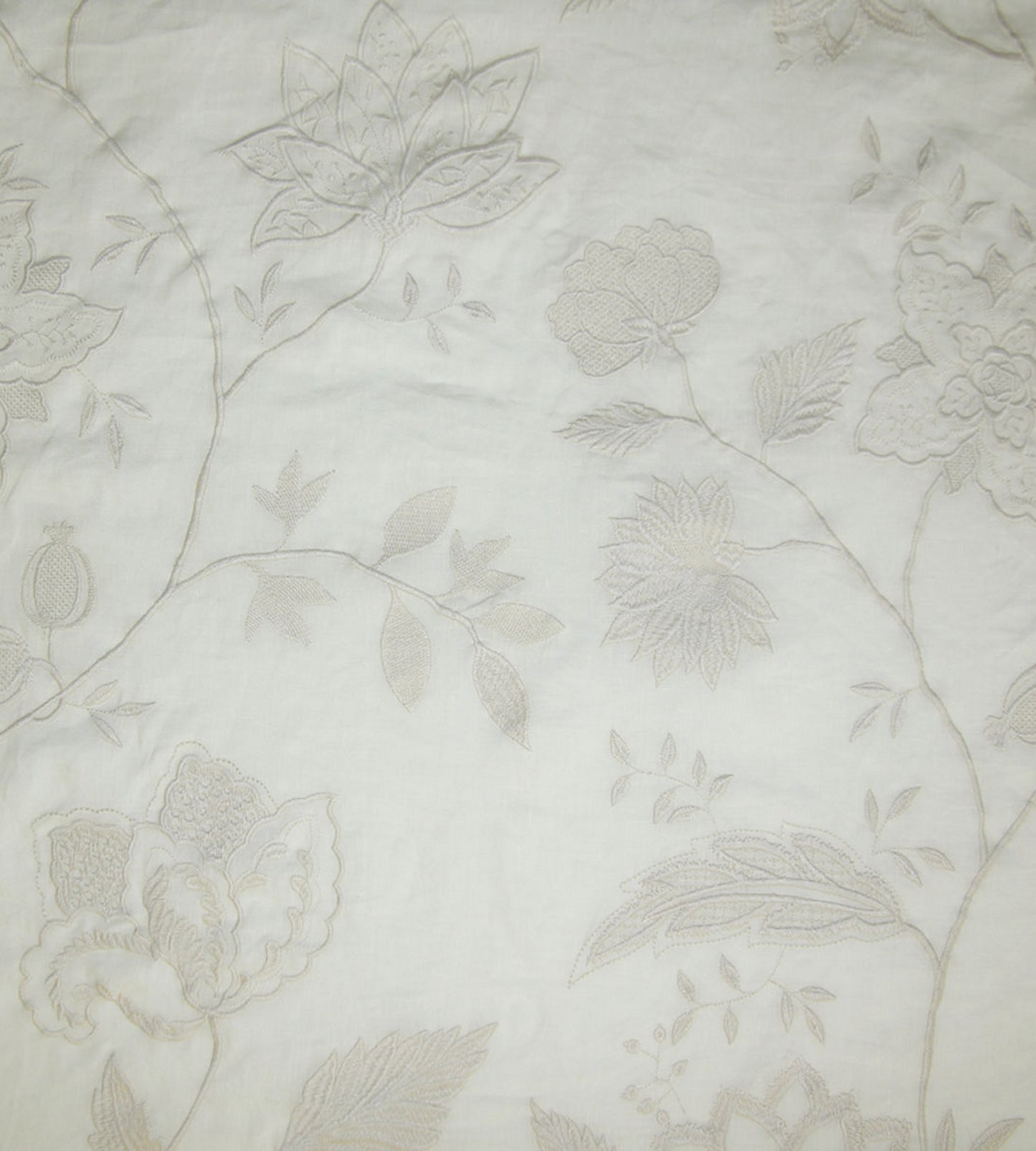 Purchase Old World Weavers Fabric Pattern number HS 00021992, Patna Ivory 1