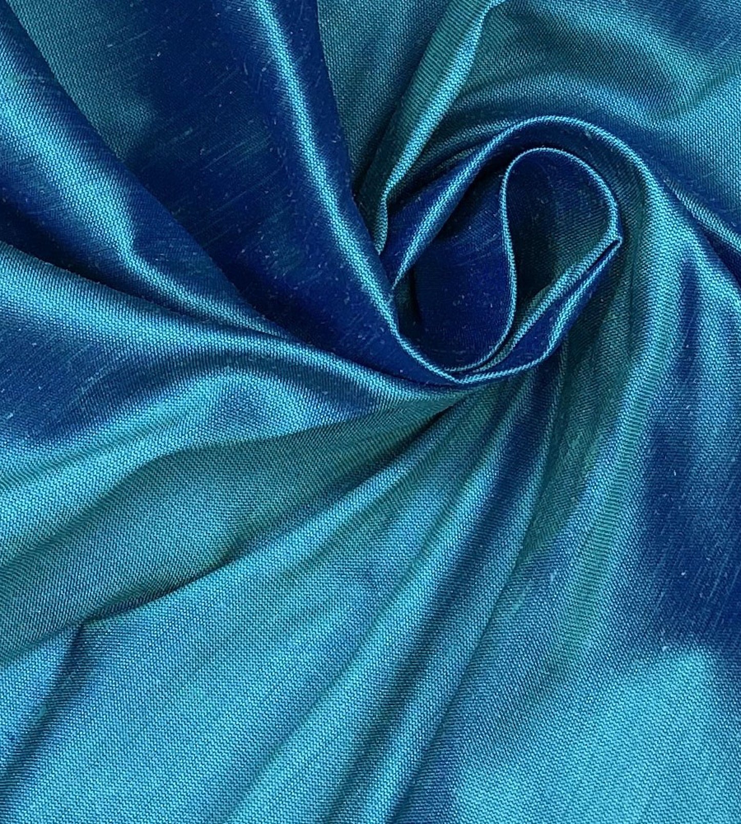 Purchase Old World Weavers Fabric Pattern number LB 0024214C, Dupioni Solids Jade 2