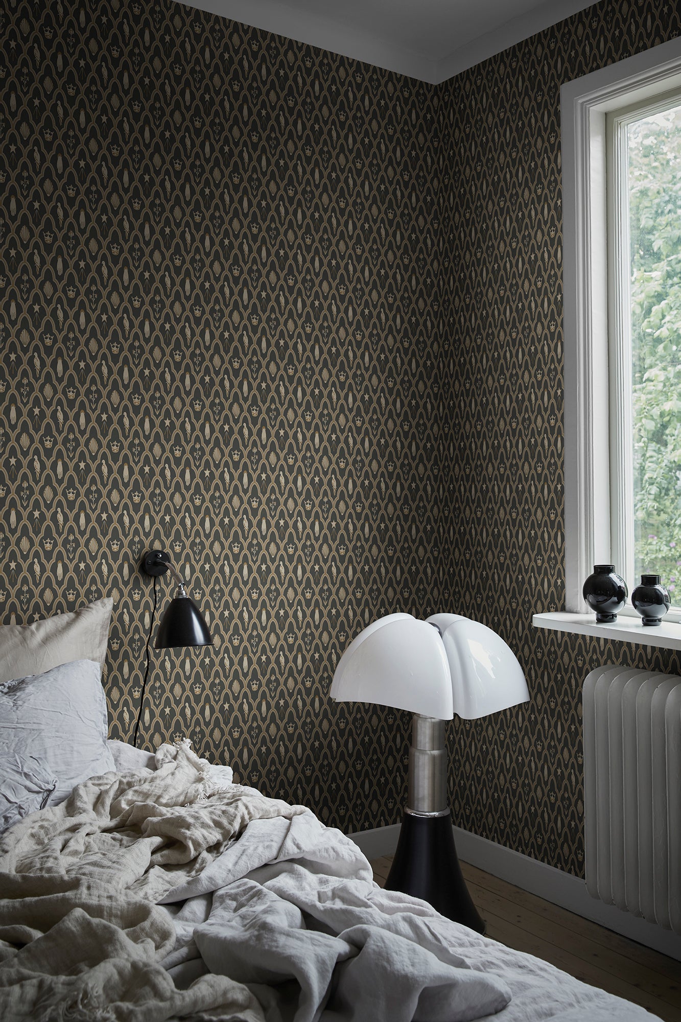 Purchase Sandberg Wallpaper Product 2028-06-21 pattern name Turtledove color name Barn Charcoal. 