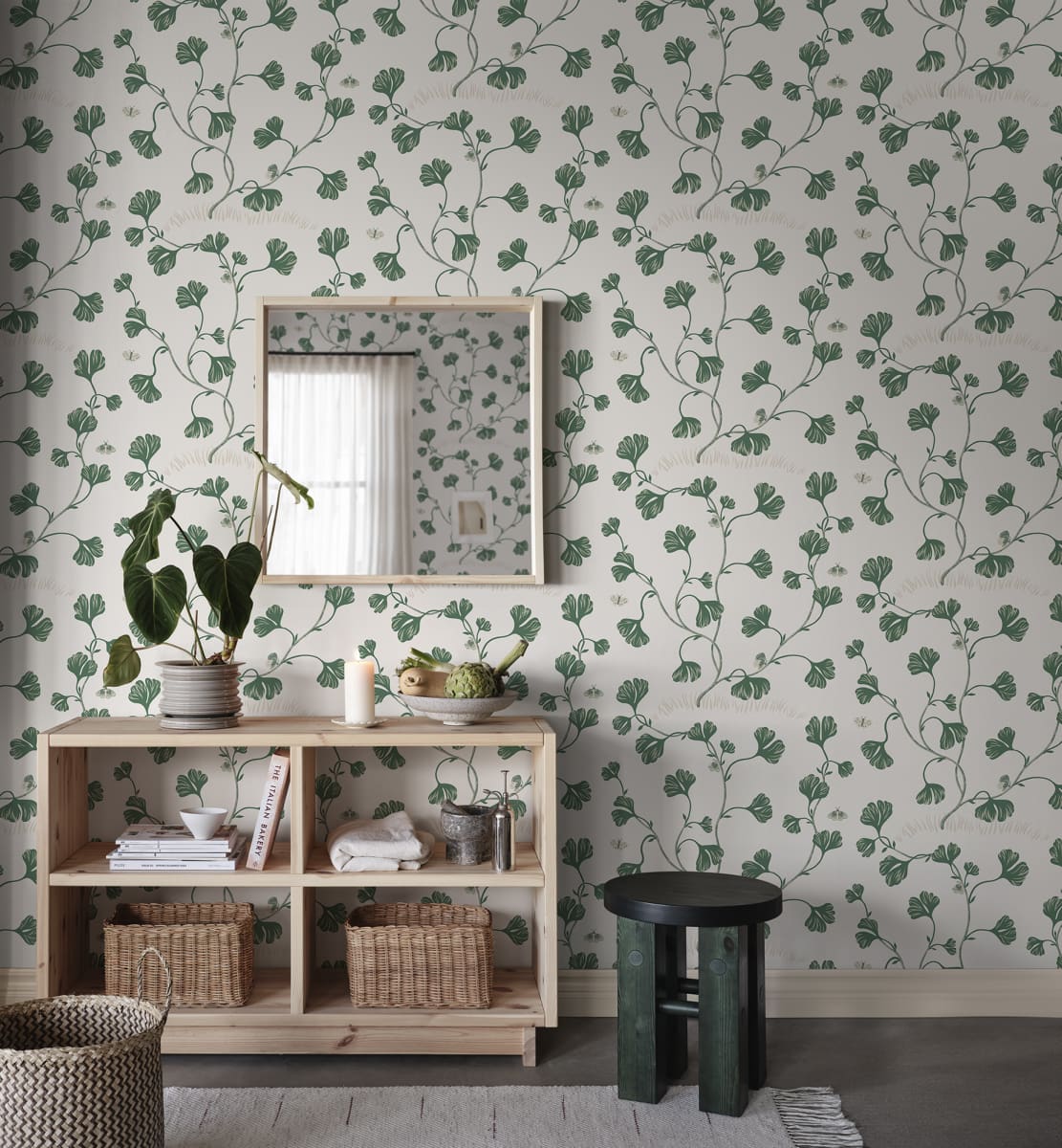 Sandberg Wallpaper pattern name & color Ebba, Green from the collection Familjen. 