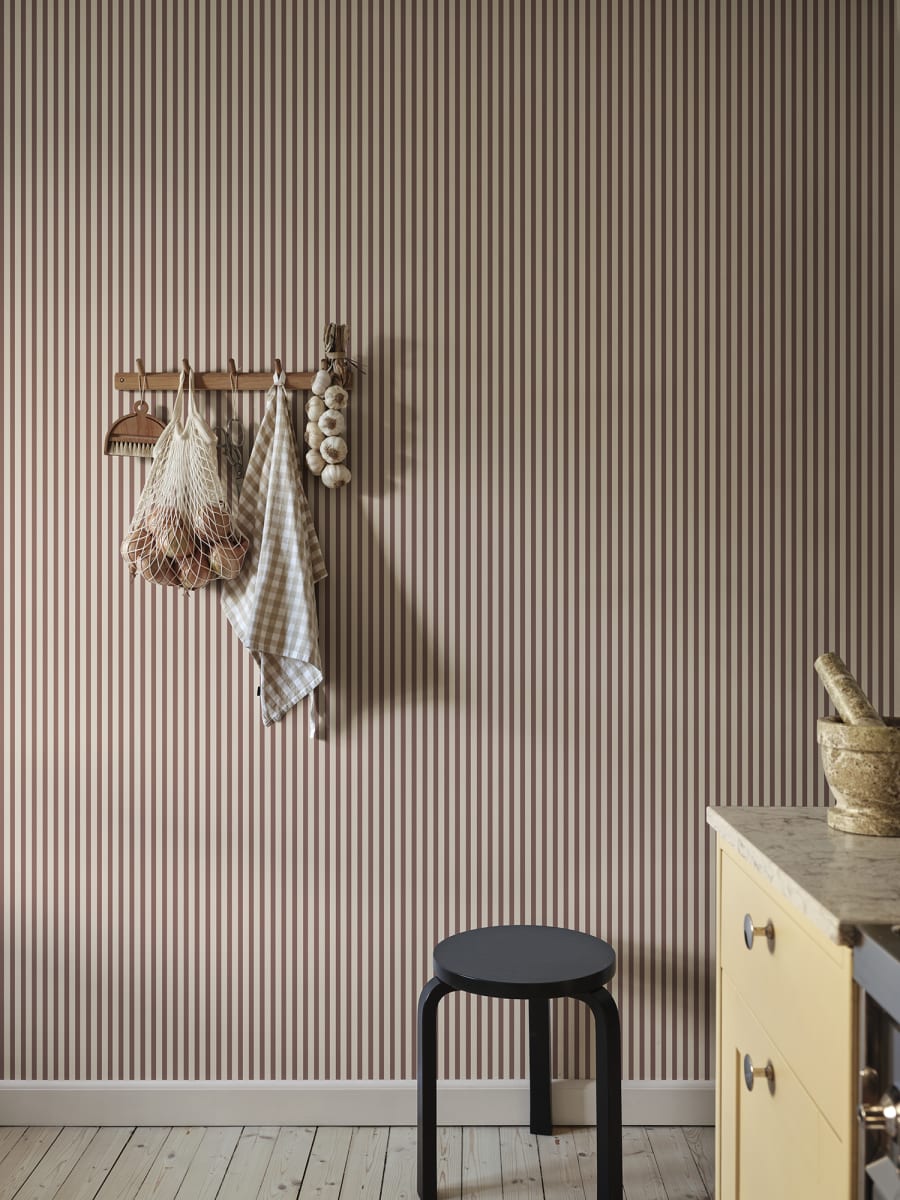 Sandberg Wallpaper pattern name & color Estelle, Burgundy from the collection Familjen. 