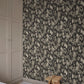 Sandberg Wallpaper Item S10631 pattern name & color Elliot, Graphite from the collection Familjen. 