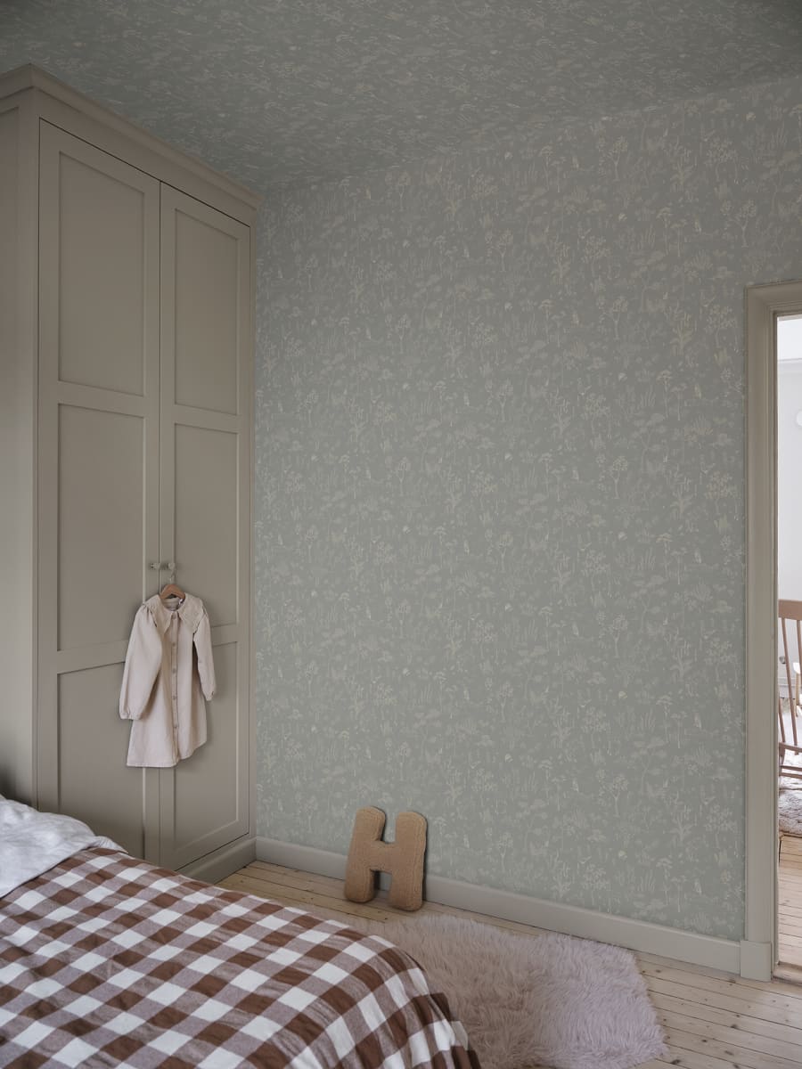 Sandberg Wallpaper SKU# S10640 pattern name & color Hollie, Misty Blue from the collection Familjen. 