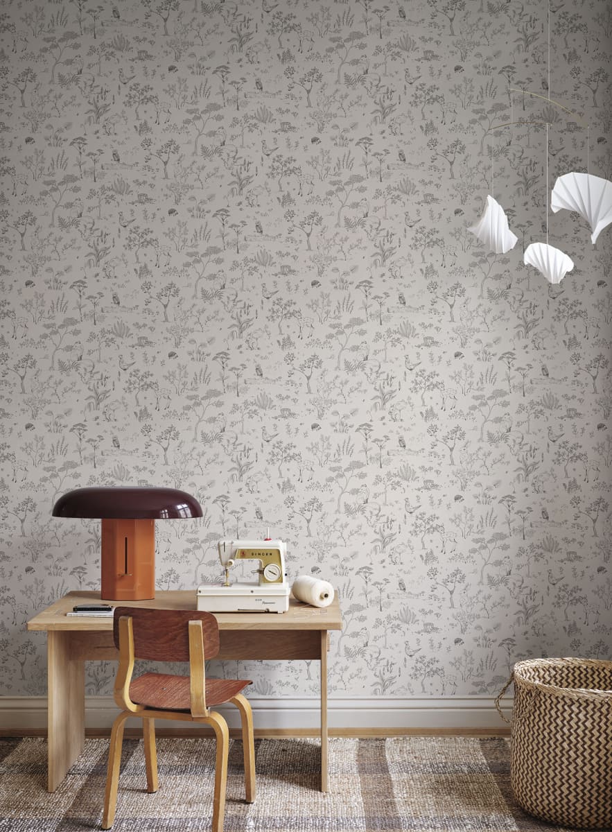 Sandberg Wallpaper Item S10642 pattern name & color Hollie, Graphite from the collection Familjen. 