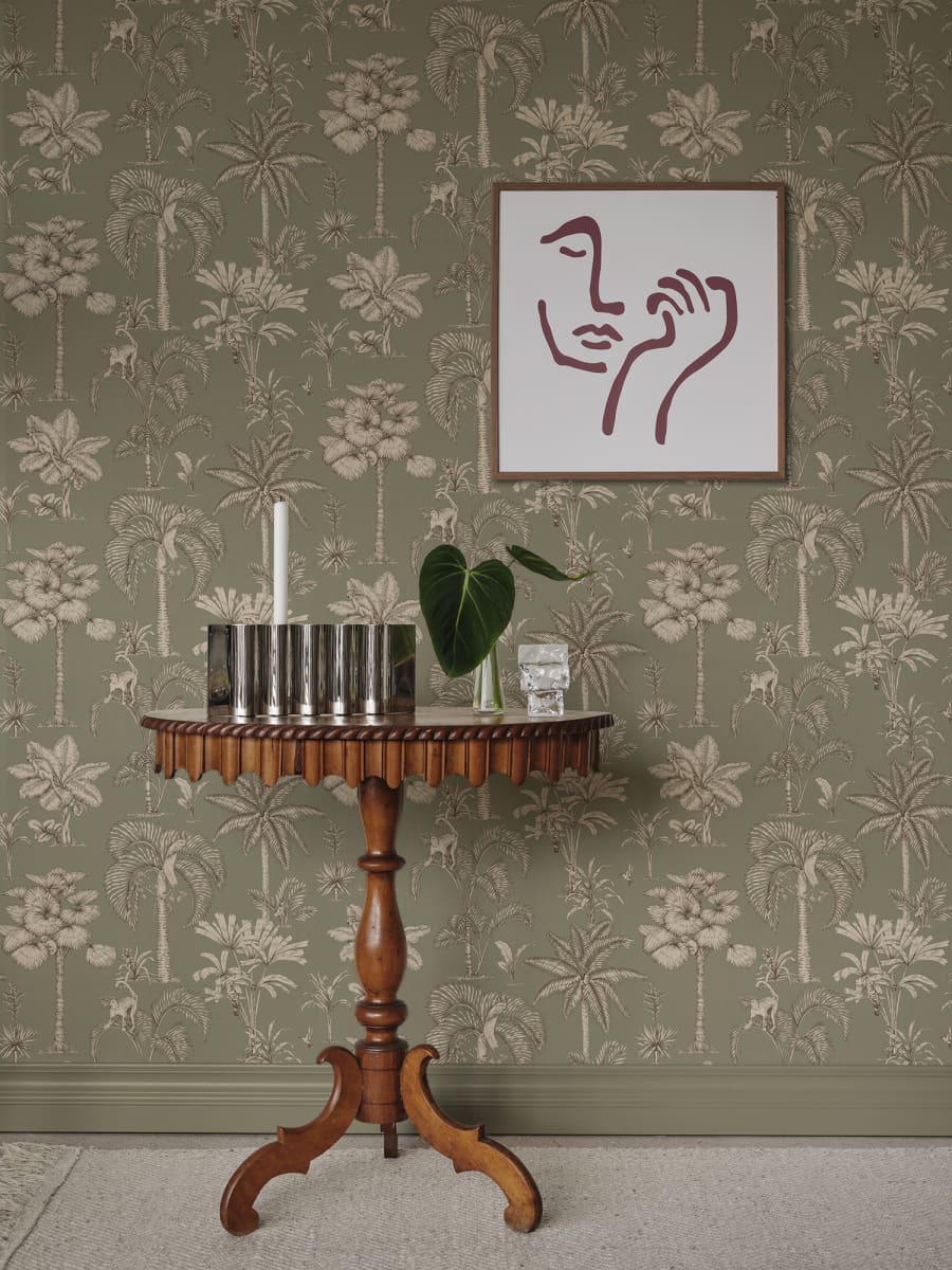 Sandberg Wallpaper pattern name & color Adele, Green from the collection Familjen. 