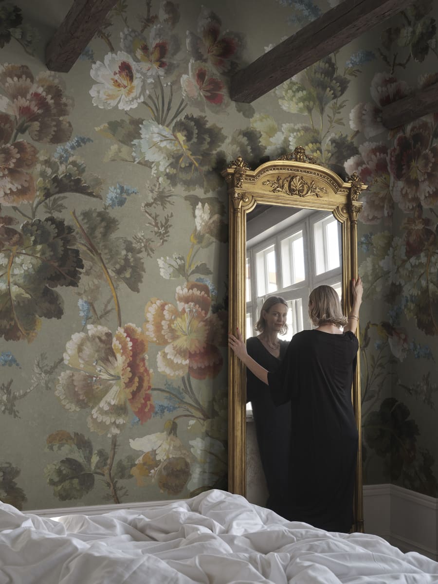 Sandberg Mural pattern name & color Ines, Sage Green from the collection Villa Como. 