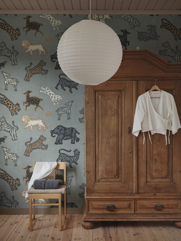 Sandberg Mural pattern name & color Leonard, Misty Blue from the collection Sandberg Heritage. 