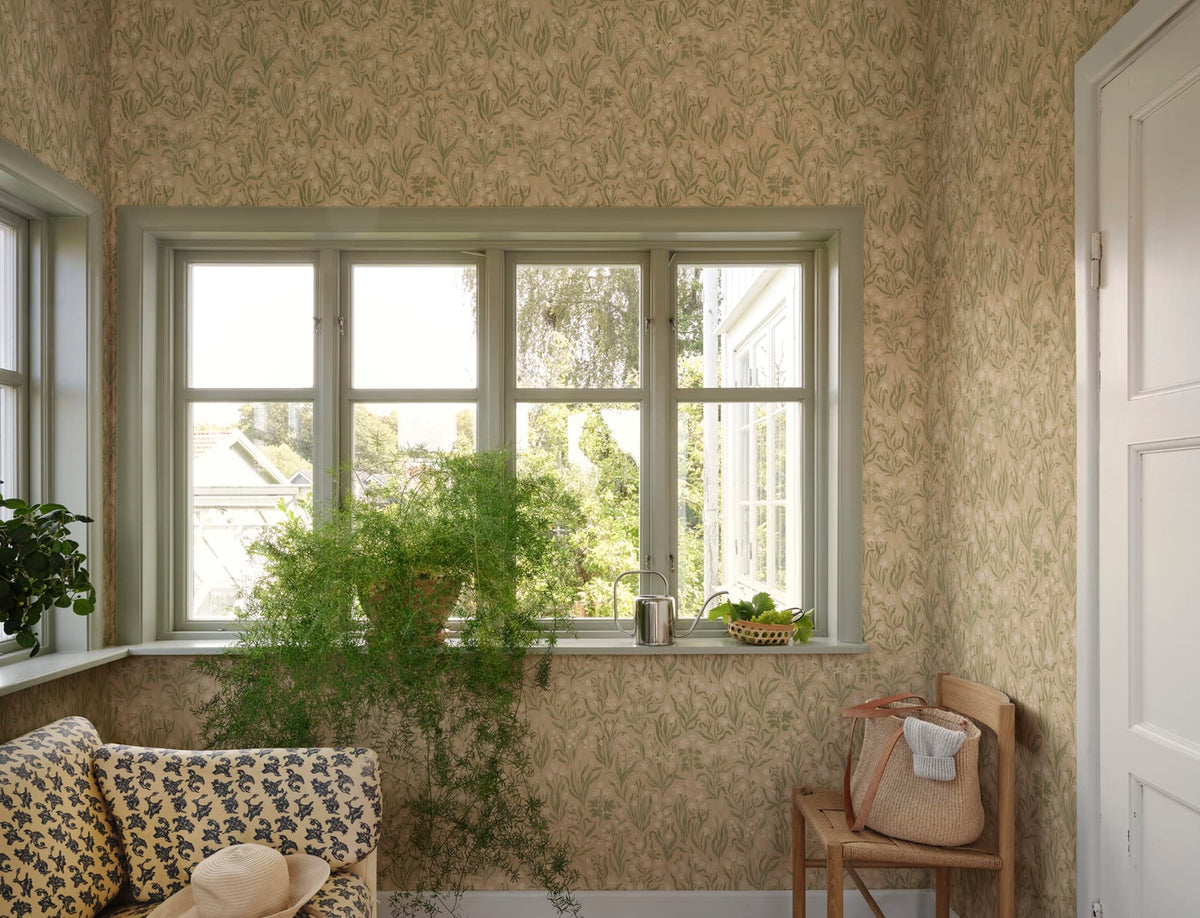 Sandberg Wallpaper pattern name & color Märta, Beige from the collection Kolonin II. 