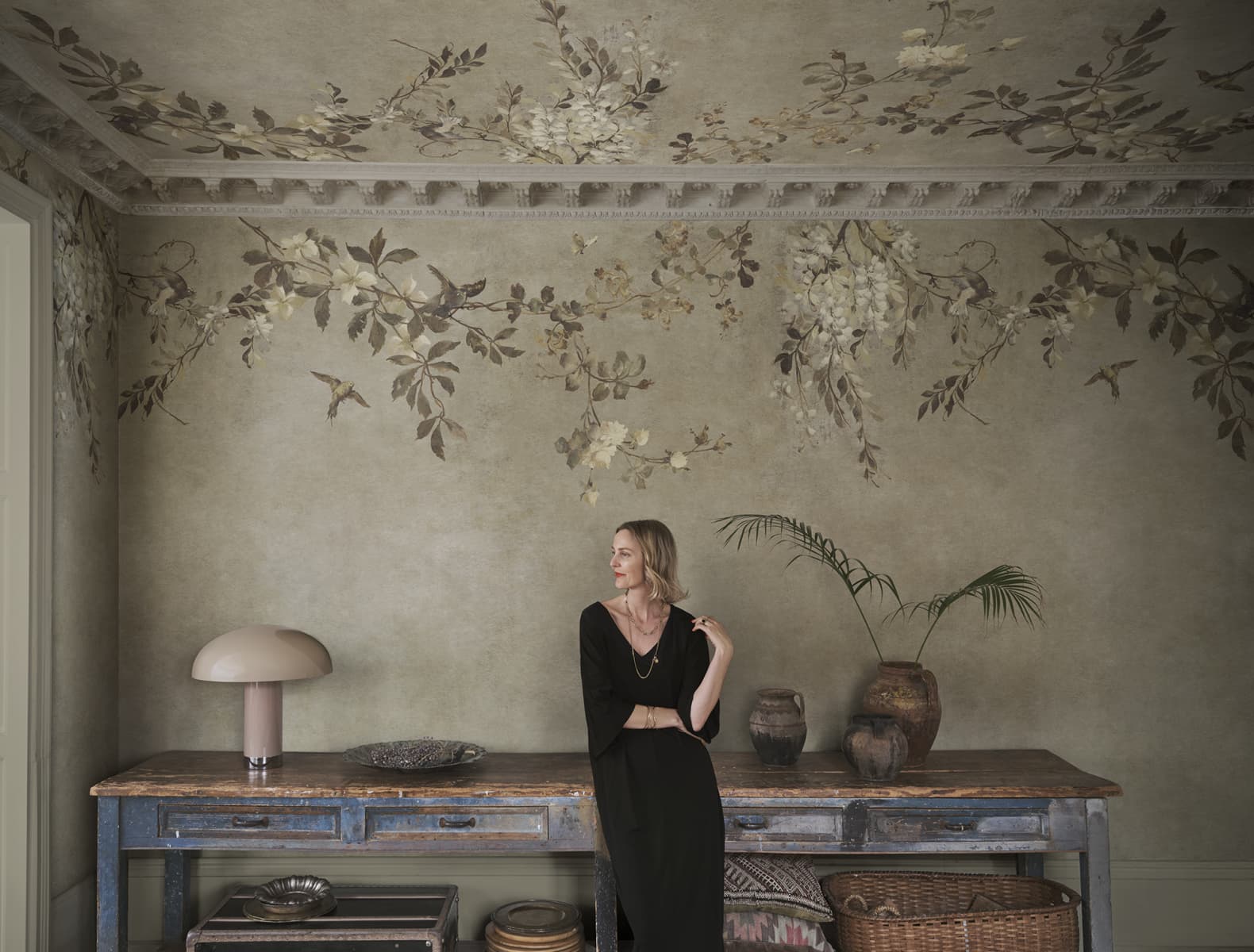 Sandberg Mural pattern name & color Nico, Beige from the collection Villa Como. 