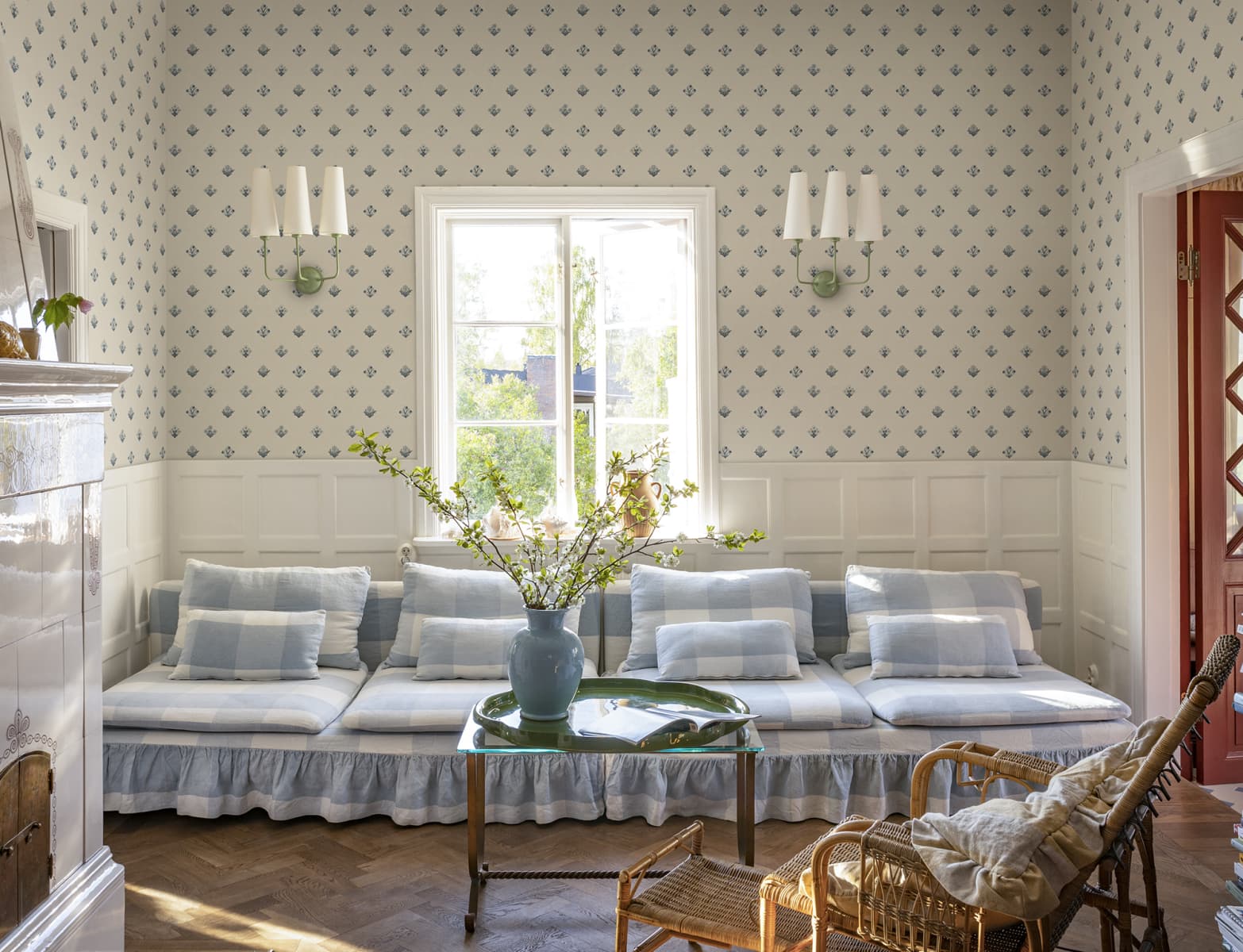 Sandberg Wallpaper pattern name & color Amy, Blue from the collection Rosa & Friends. 