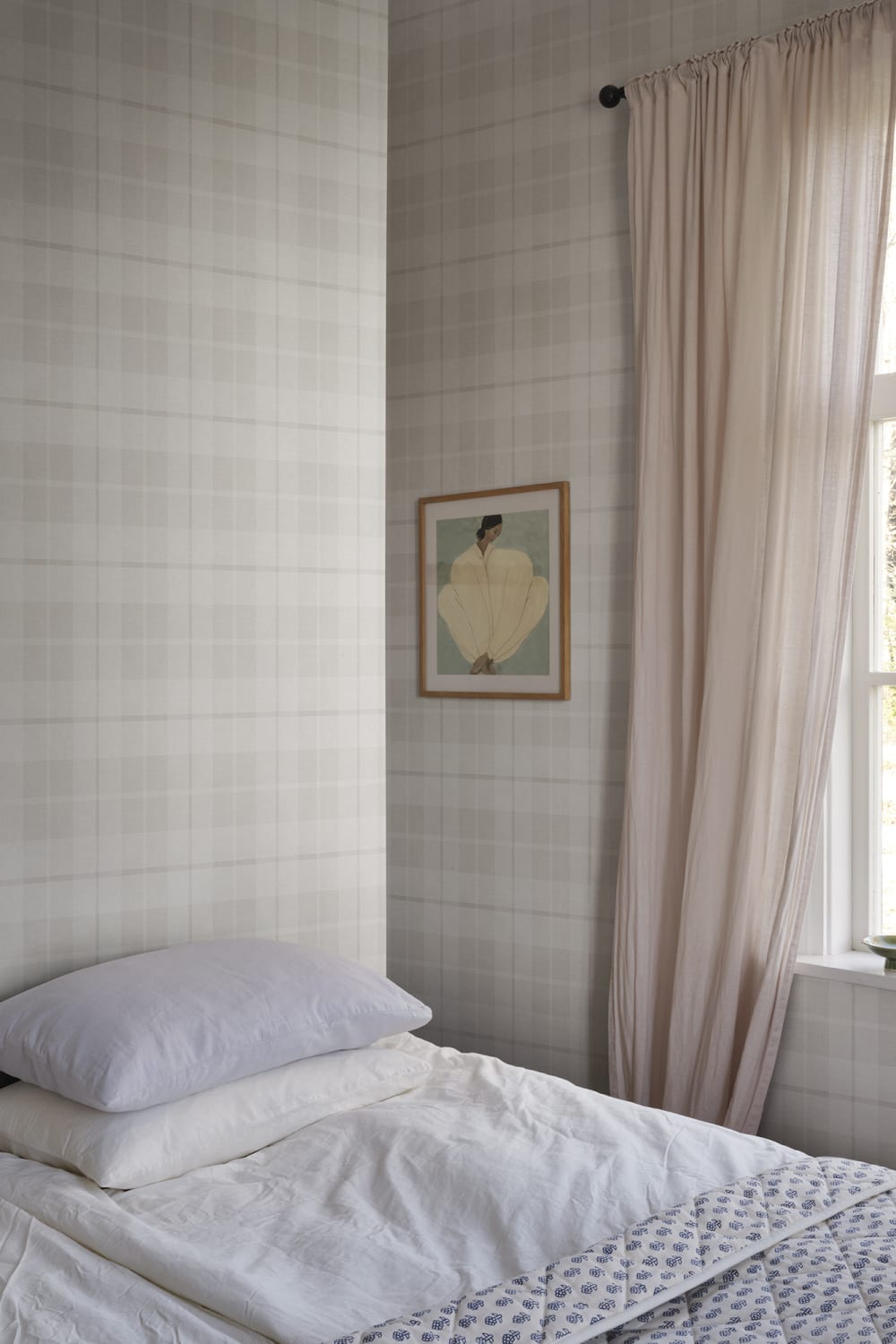 Sandberg Wallpaper Pattern number S11017 pattern name & color Ranold, Light Gray from the collection Sandberg Edition. 