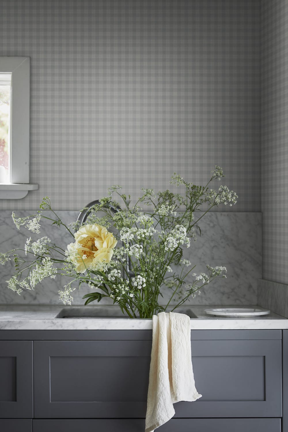 Sandberg Mural pattern name & color Herman, Misty Blue from the collection Sandberg Edition. 