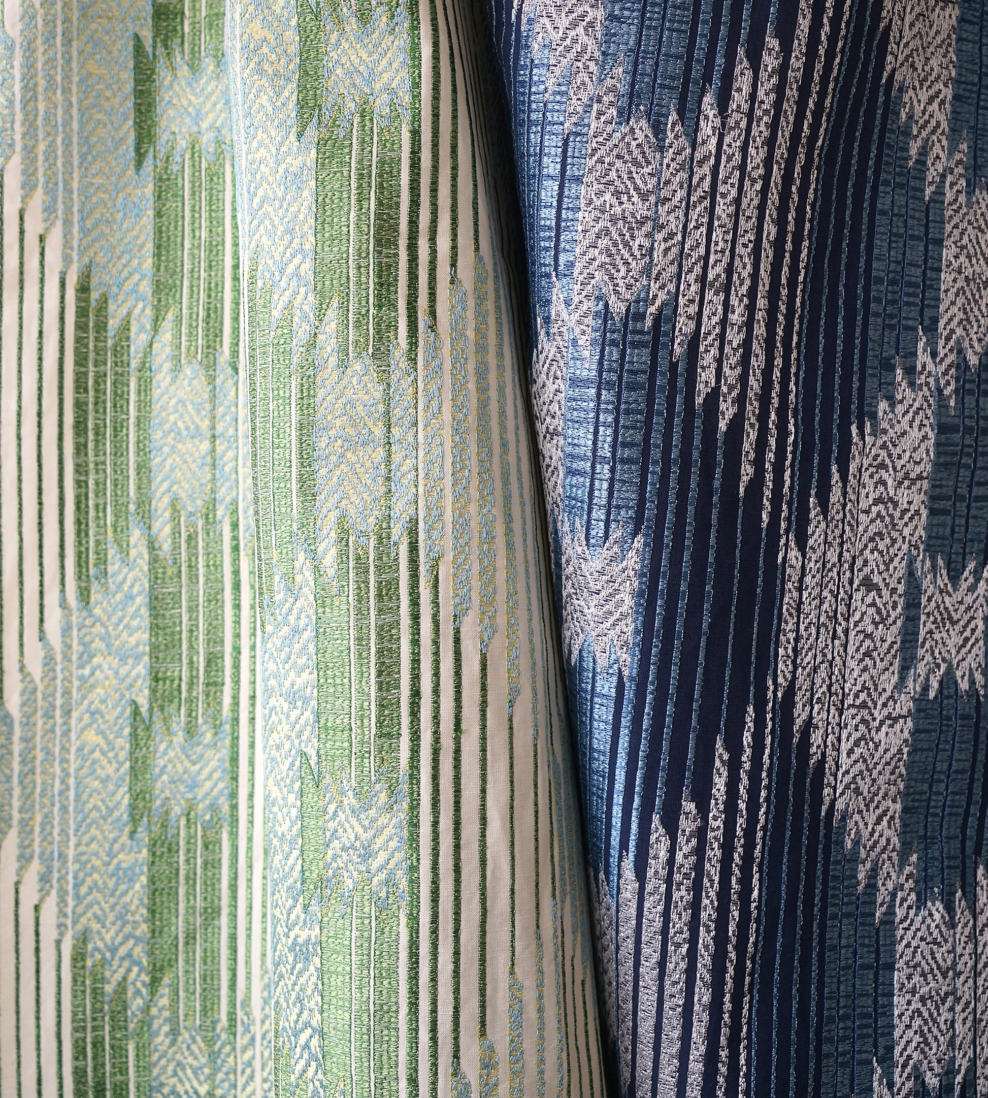 Purchase Old World Weavers Fabric Pattern S7 0001ATTC, Tundar Blanket Ozone Blue 2