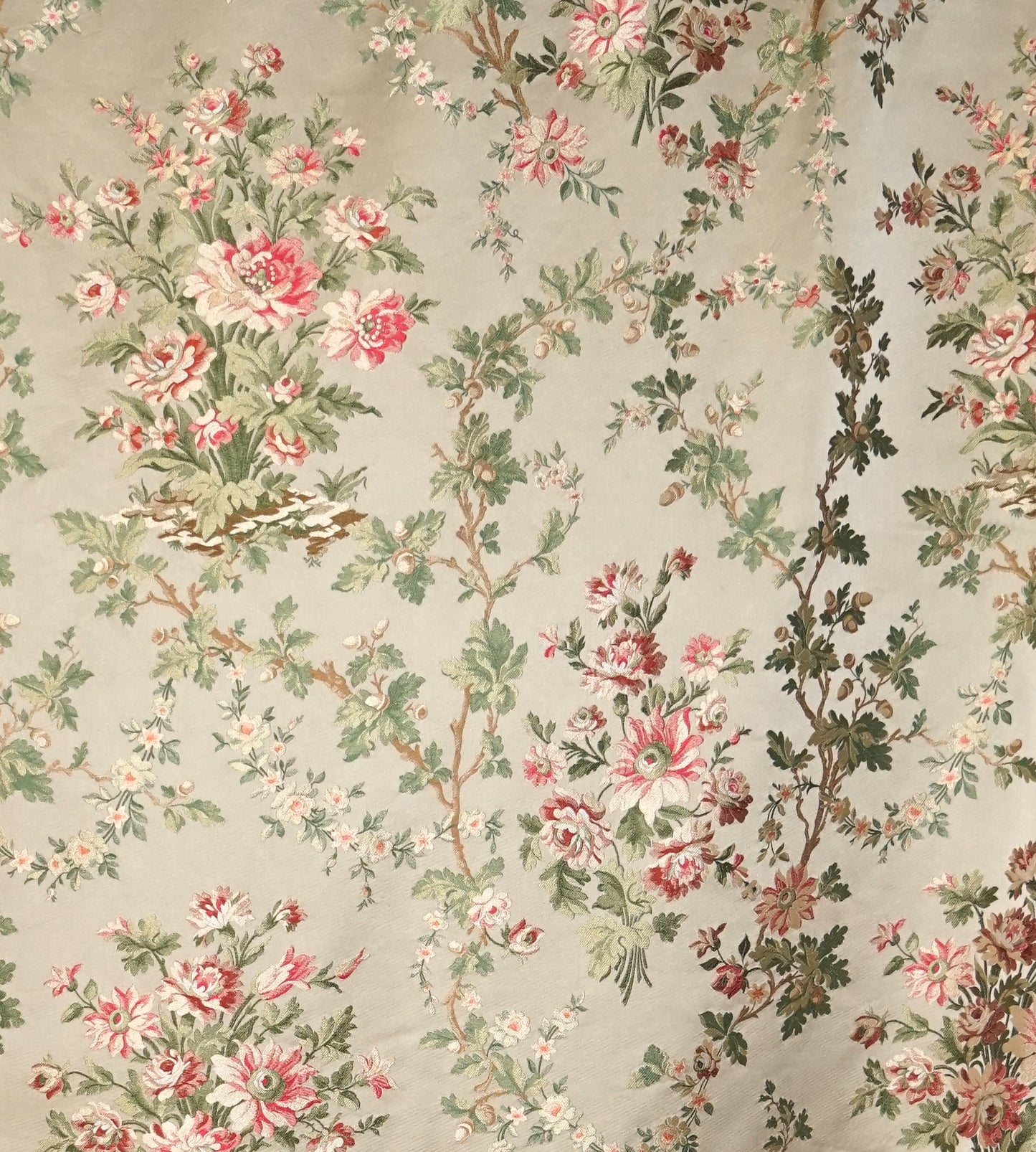 Purchase Old World Weavers Fabric Product SB 00112866, La Belle Jardiniere Cream Rose 1