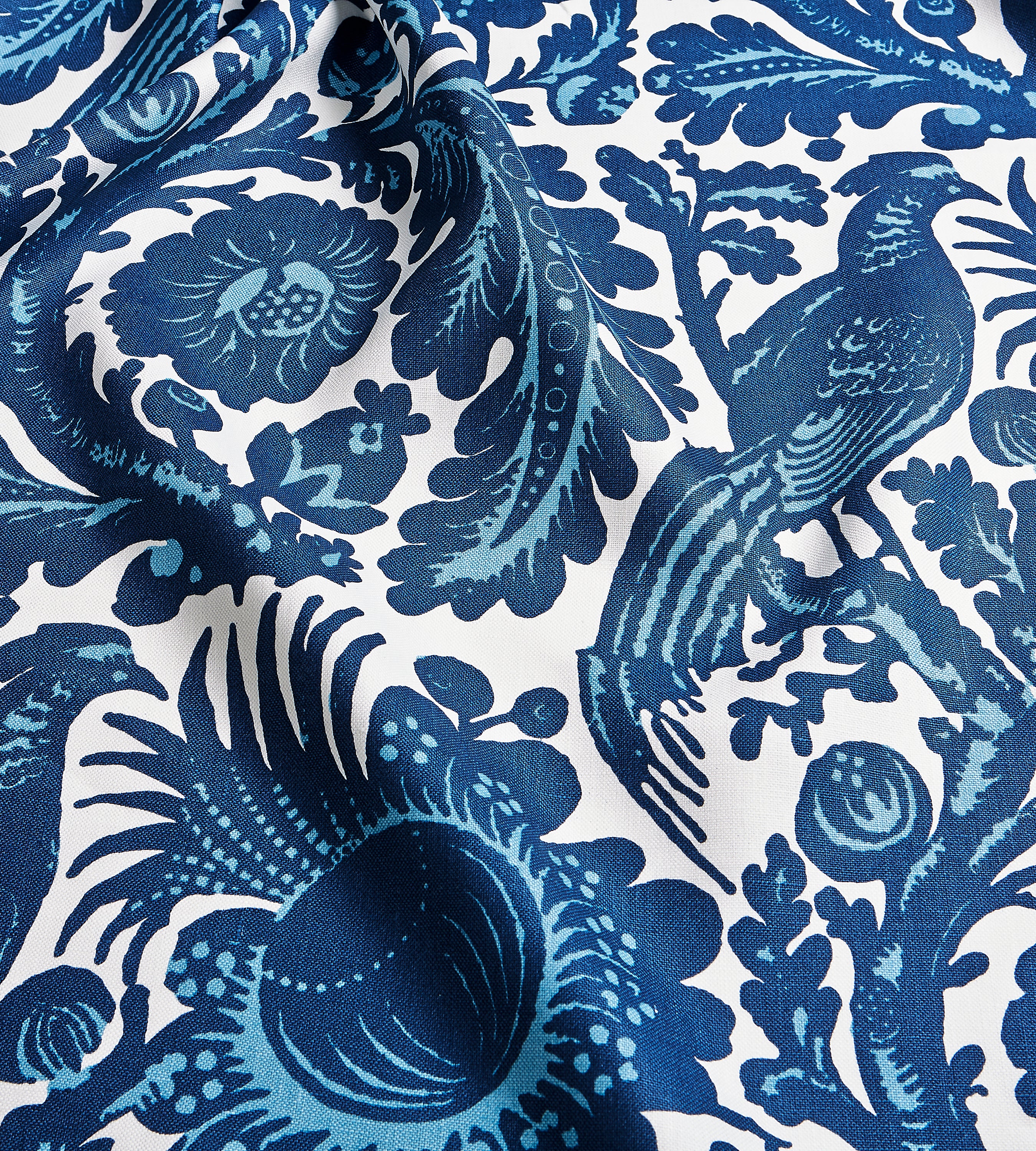SC6218M0001 | Resist Print, Light & Dark Blue On White - Scalamandre F