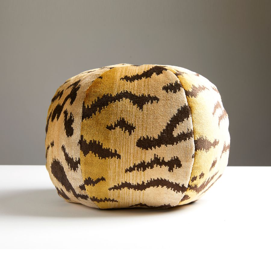 Purchase SCSTIGRPILL0001 Tigre Silk, Ivory, Gold & Black - Scalamandre Pillows