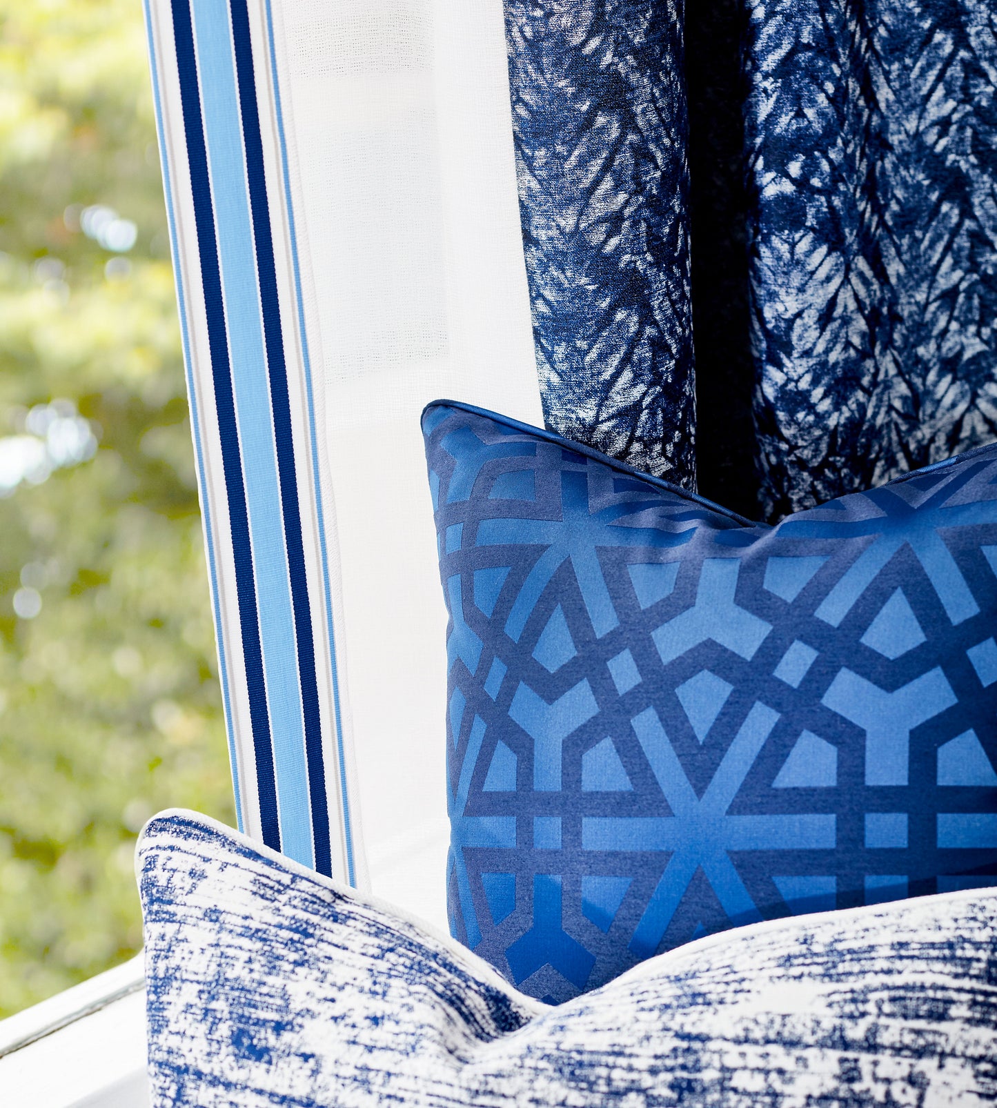 Purchase Scalamandre Fabric Pattern SC 000427198, Lisbon Weave Indigo 2