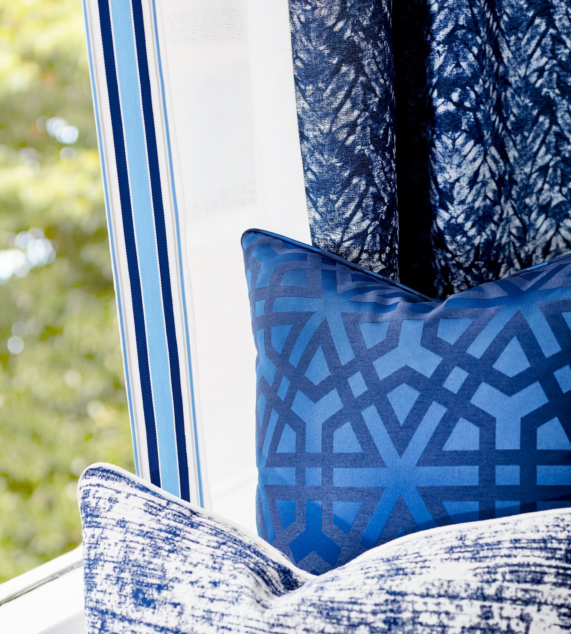 Purchase Scalamandre Fabric Pattern SC 000427198, Lisbon Weave Indigo 2