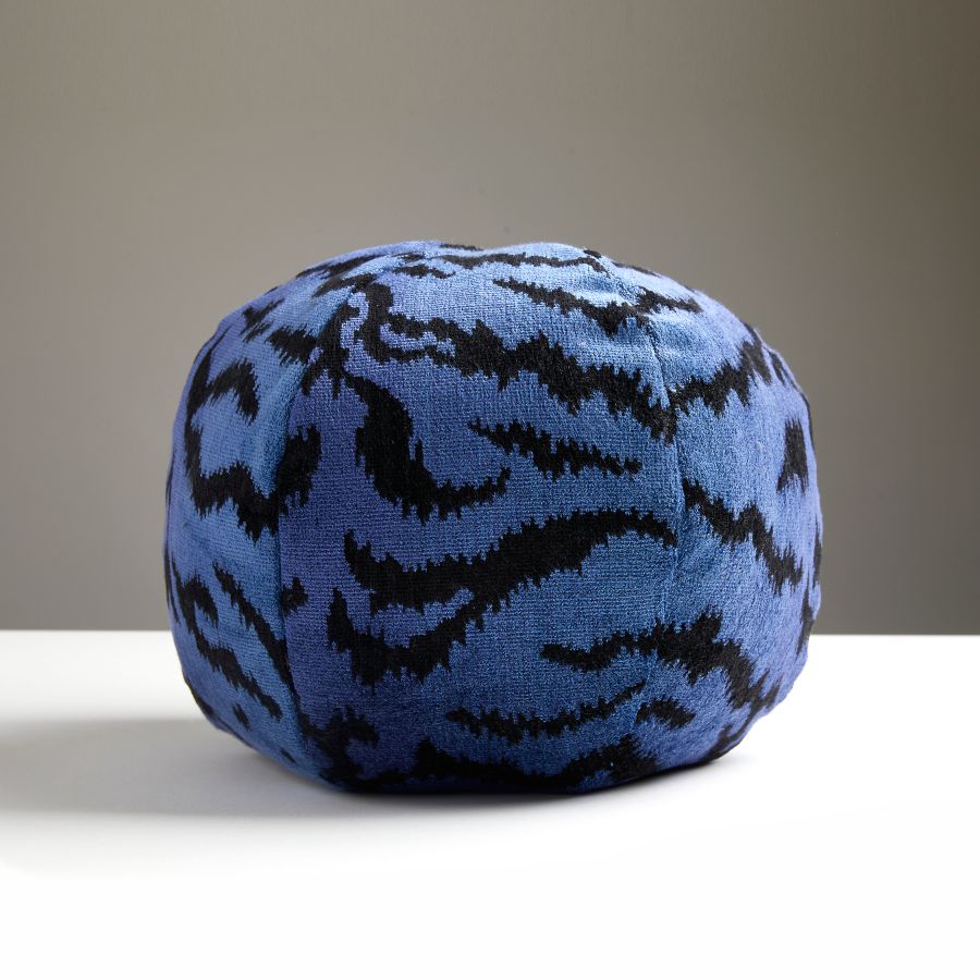 Purchase SCSTIGRPILL0004 Tigre, Blues & Black - Scalamandre Pillows