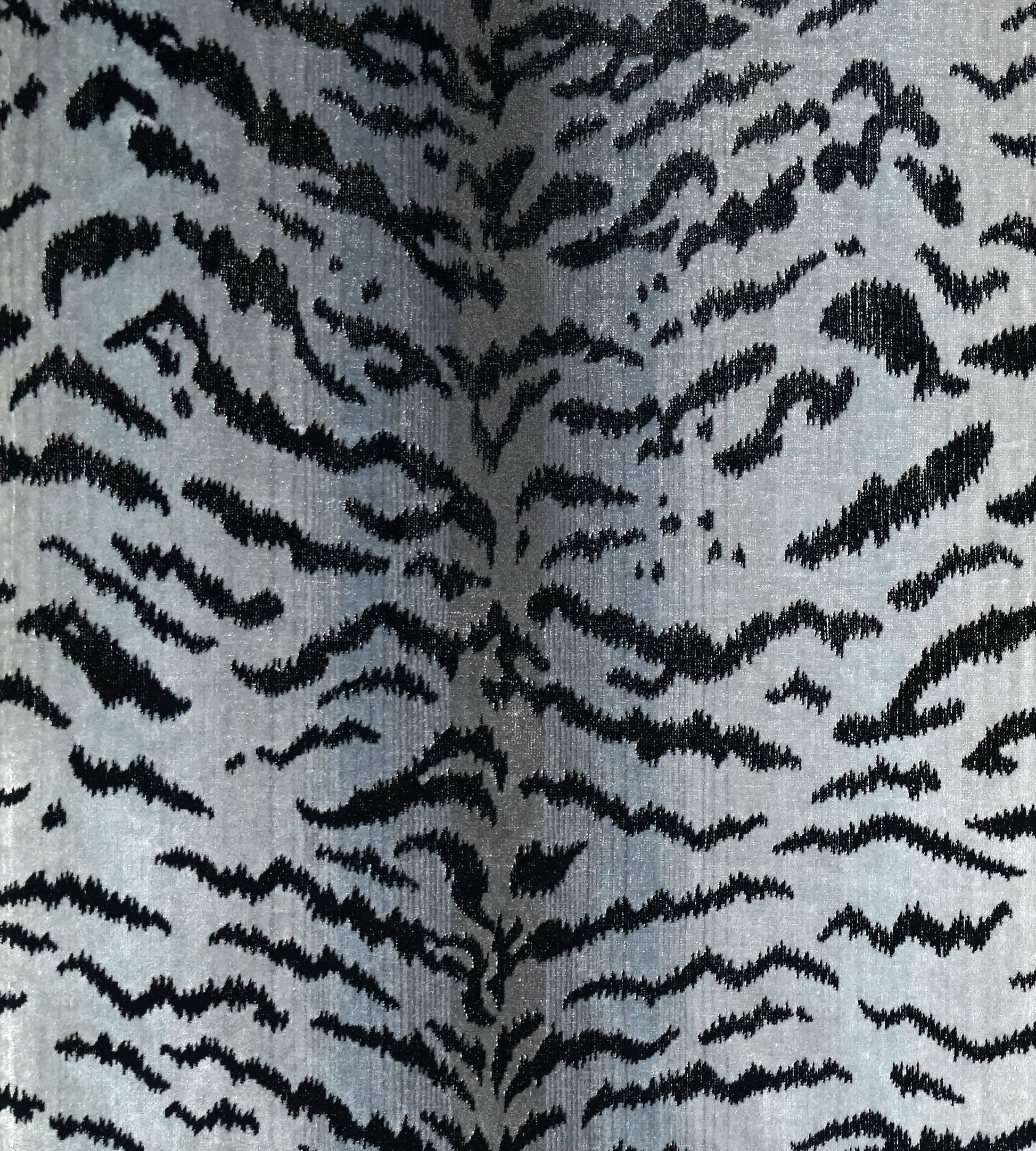 Purchase Scalamandre Fabric Pattern number SC 000526167MMA, Tigre Silver & Black 1