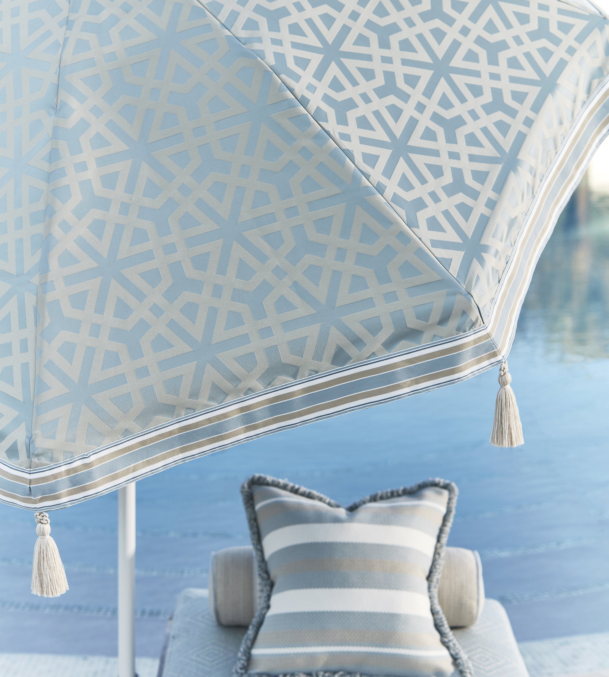 Purchase Scalamandre Fabric Pattern SC 000427198, Lisbon Weave Indigo 4