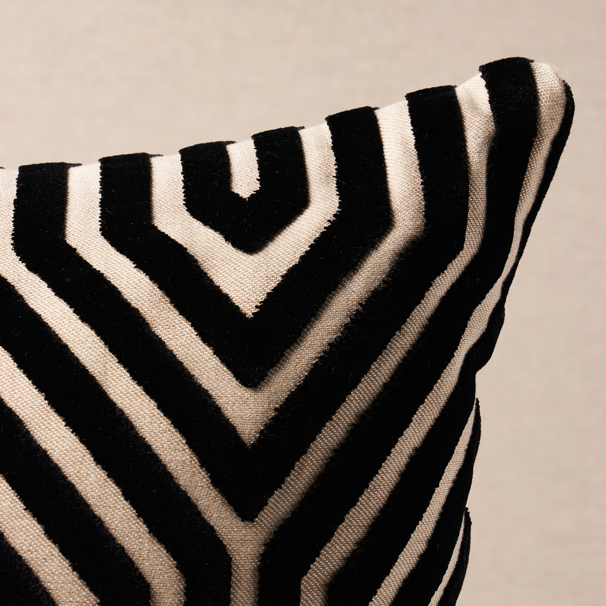 Purchase So6619206 | Vanderbilt Velvet Pillow, Noir - Schumacher Pillows