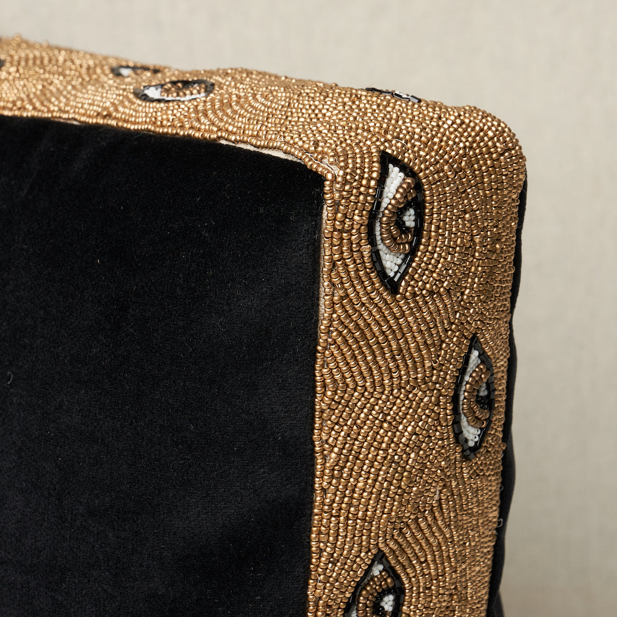 Purchase So8362013 | Mind'S Eye Box Edge Pillow, Black - Schumacher Pillows