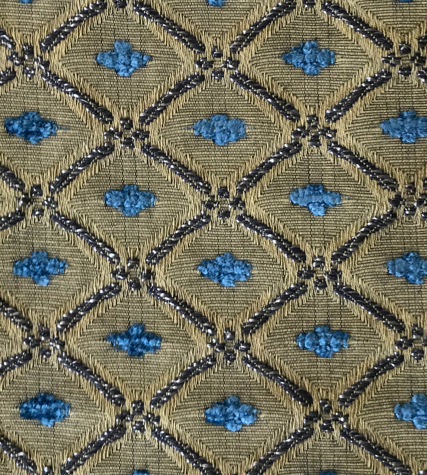 Purchase Old World Weavers Fabric Pattern# VG 00180126, Jewel Tones Musk 1