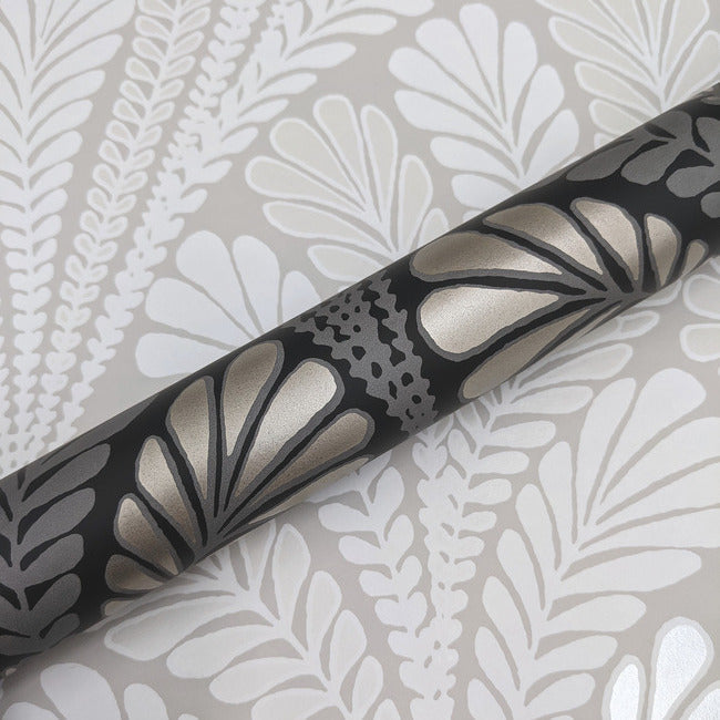 Acquire BW3951 Shell Damask Wallpaper Black/Glint Damask Resource Library York Wallpaper1 