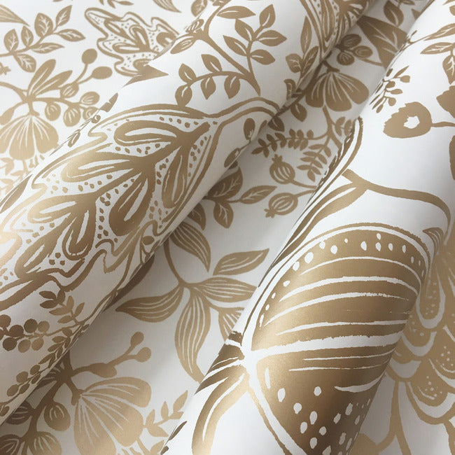 RP7391 Pomegranate White & Metallic Gold Rifle Paper Co. 1 ; RP7391 Pomegranate White & Metallic Gold Rifle Paper Co. 2 ; RP7391 Pomegranate White & Metallic Gold Rifle Paper Co. 3 ; RP7391 Pomegranate White & Metallic Gold Rifle Paper Co. 4 ; RP7391 Pomegranate White & Metallic Gold Rifle Paper Co. 5 ; RP7391 Pomegranate White & Metallic Gold Rifle Paper Co. 6