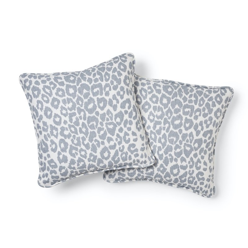 So7043806 Venetian Silk Velvet 22" Pillow Moss By Schumacher Furniture and Accessories 1,So7043806 Venetian Silk Velvet 22" Pillow Moss By Schumacher Furniture and Accessories 2,So7043806 Venetian Silk Velvet 22" Pillow Moss By Schumacher Furniture and Accessories 3